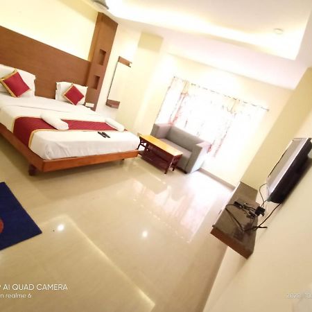 Meridian Castle Hotel Puduccseri Kültér fotó
