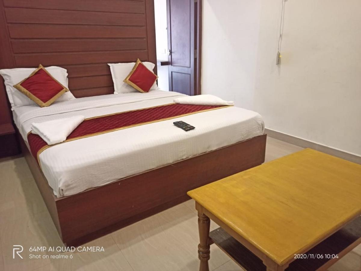 Meridian Castle Hotel Puduccseri Kültér fotó