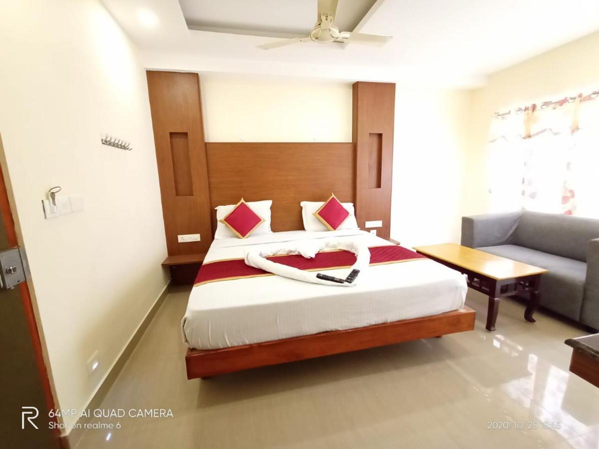 Meridian Castle Hotel Puduccseri Kültér fotó